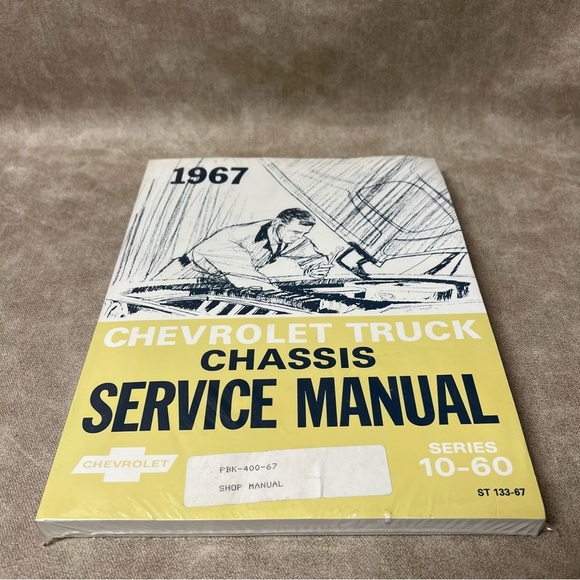 1967 CHEVROLET TRUCK CHASSIS SERVICE MANUAL BOOK - Picture 2 of 3